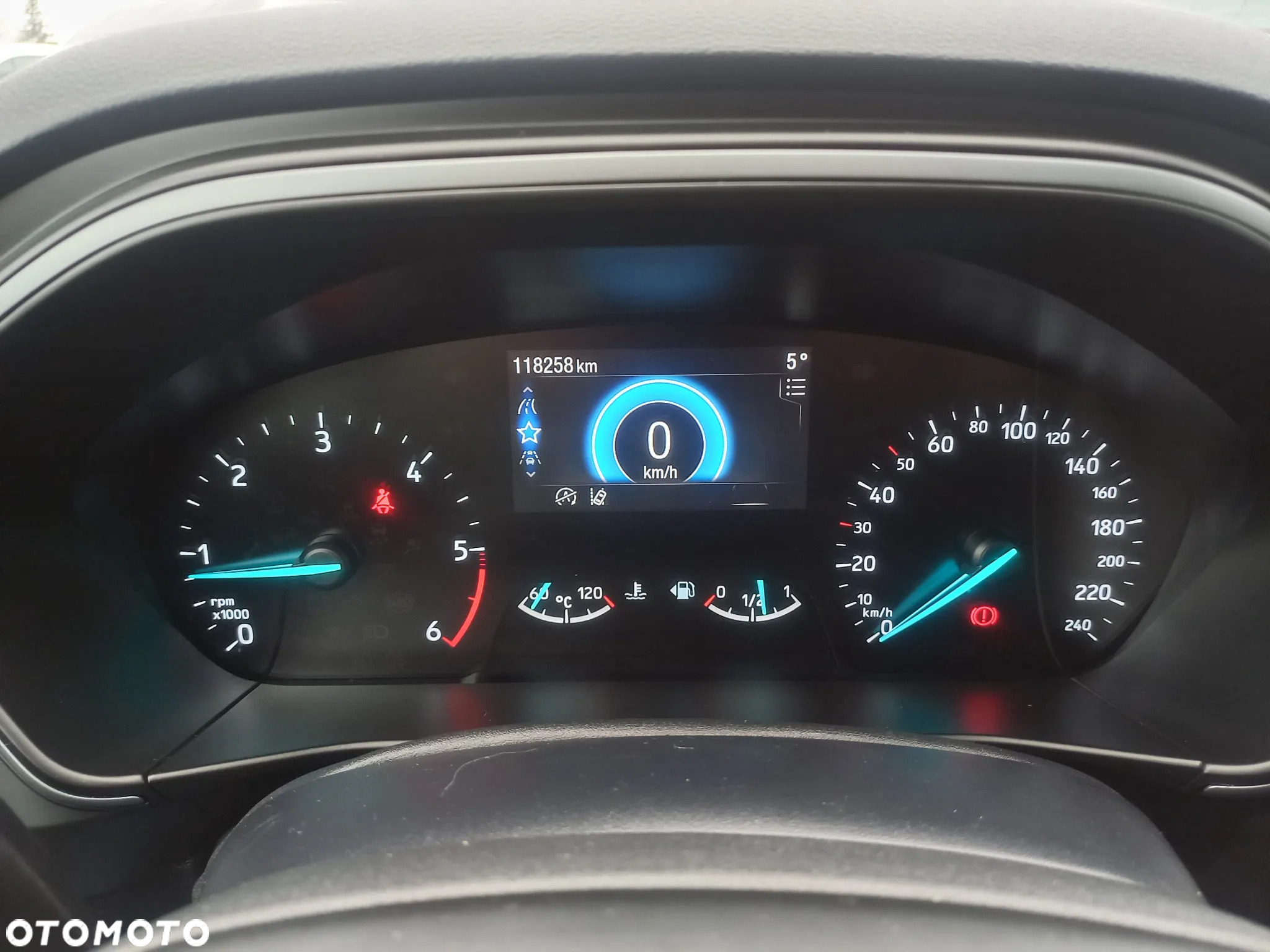 Ford Focus 1.5 EcoBlue Start-Stopp-System COOL&CONNECT DESIGN - 23