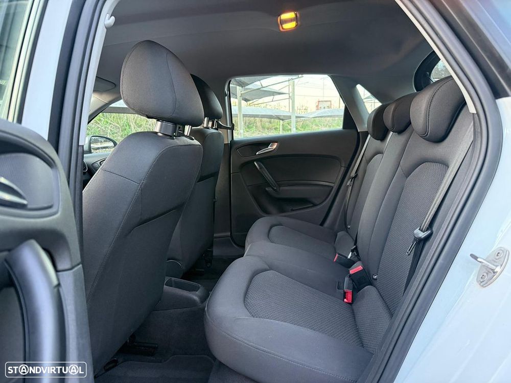 Audi A1 Sportback 1.6 TDI S-line - 11