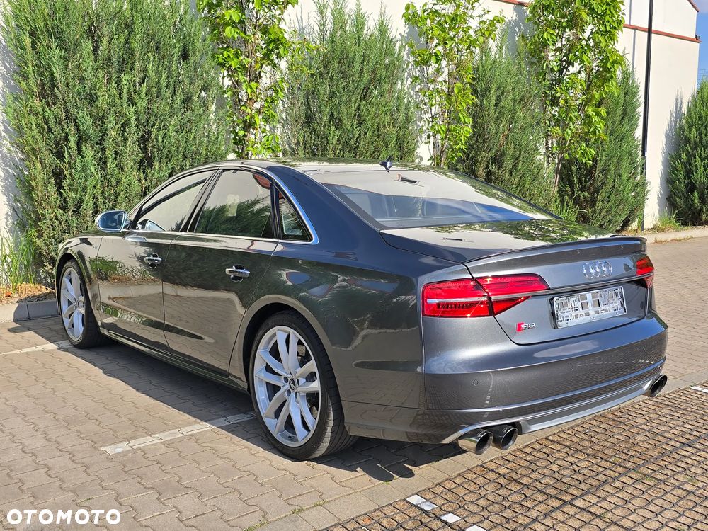 Audi S8 - 5