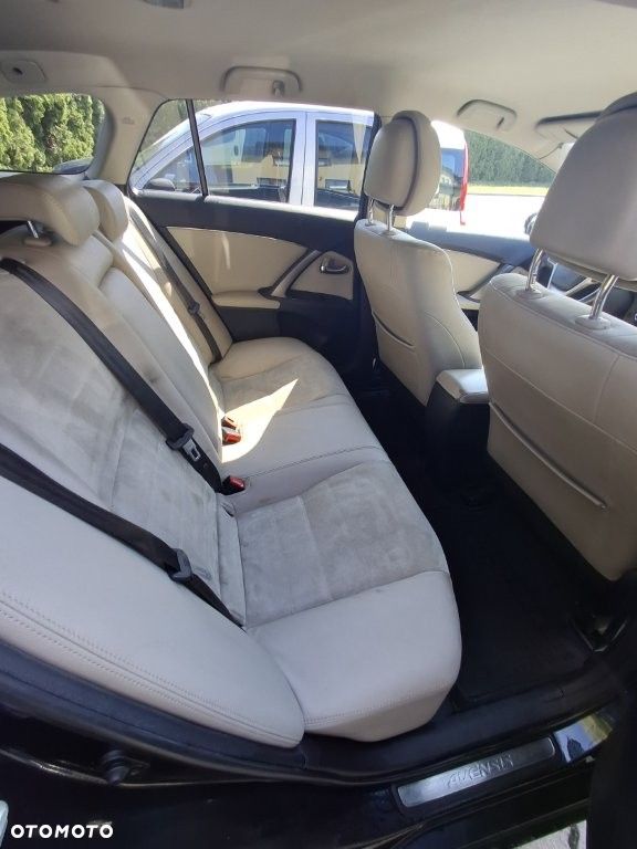 Toyota Avensis 1.8 Premium - 4