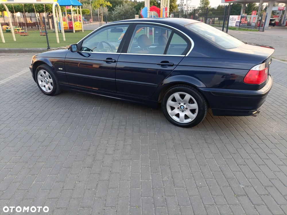 BMW Seria 3 320i Edition Exclusive - 26