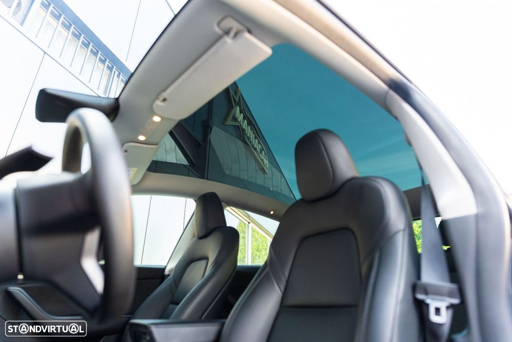 Tesla Model Y Long Range Dual Motor AWD - 8