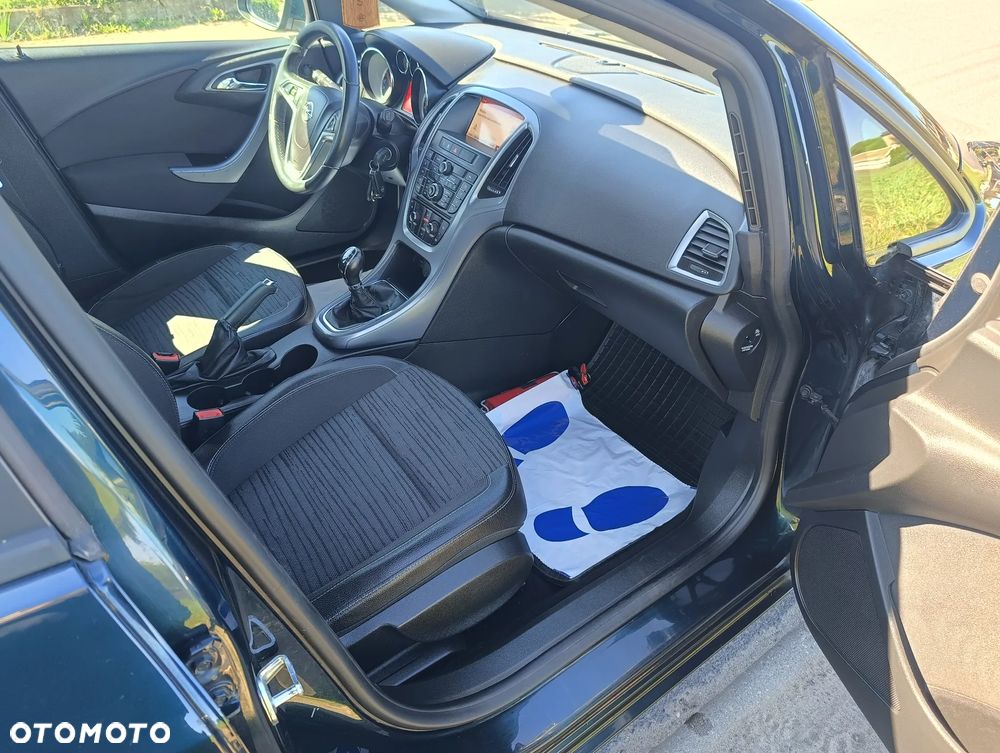 Opel Astra 1.6 D Start/Stop Dynamic - 9