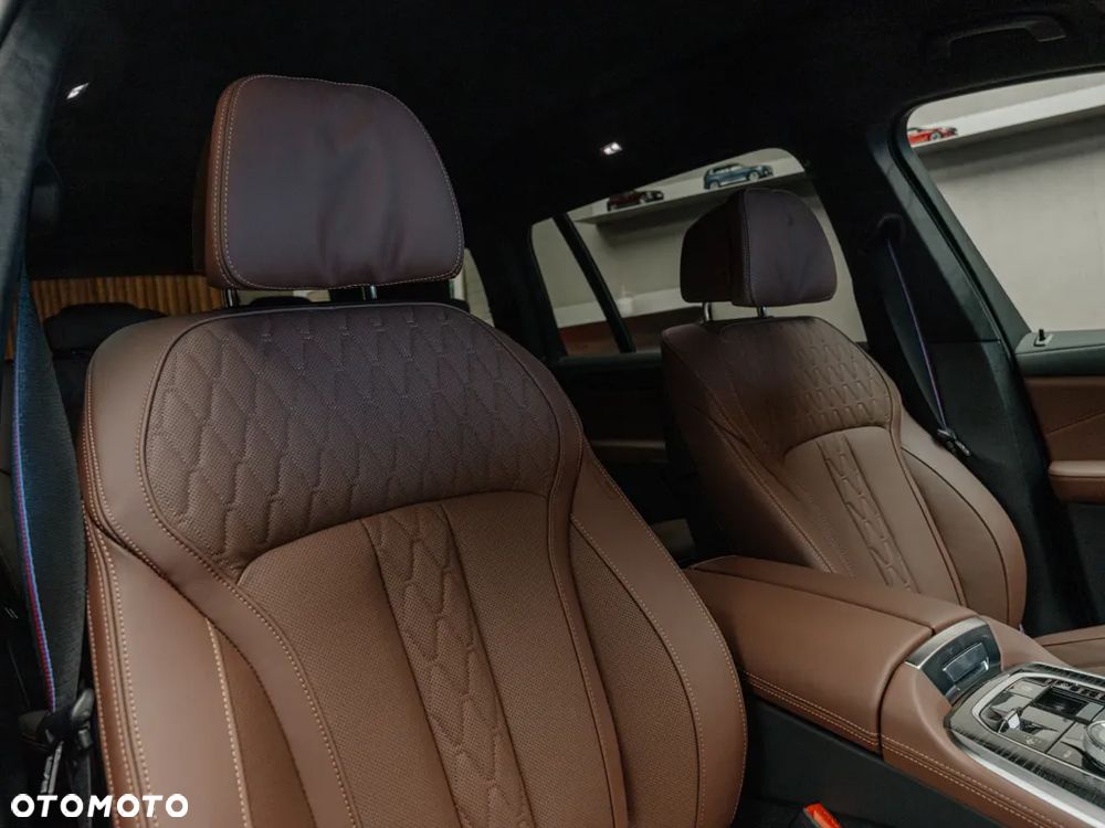 BMW X7 - 12