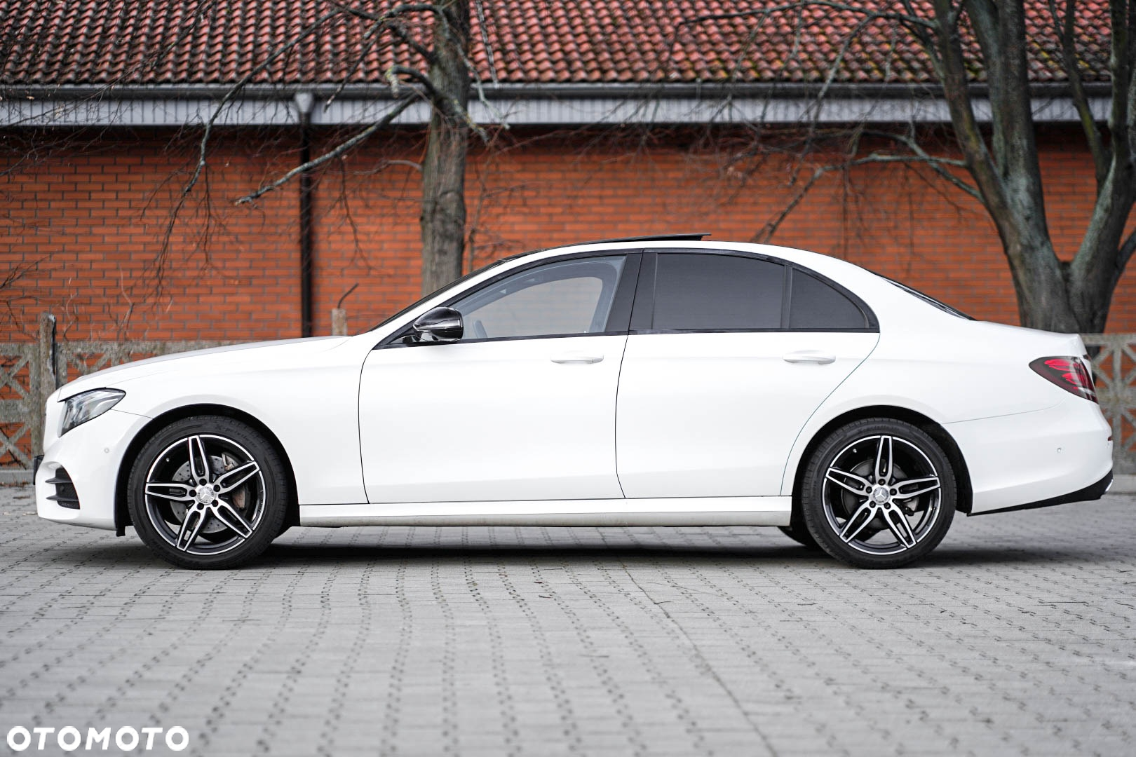 Mercedes-Benz Klasa E 220 d 9G-TRONIC - 16