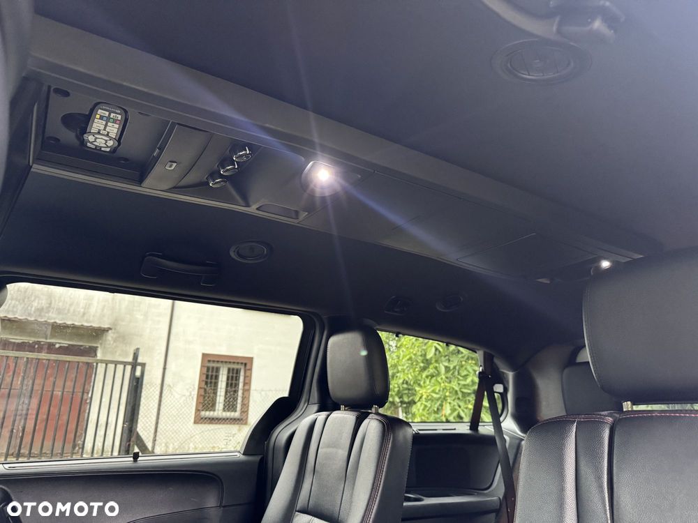Dodge Grand Caravan 3.6 R/T - 17