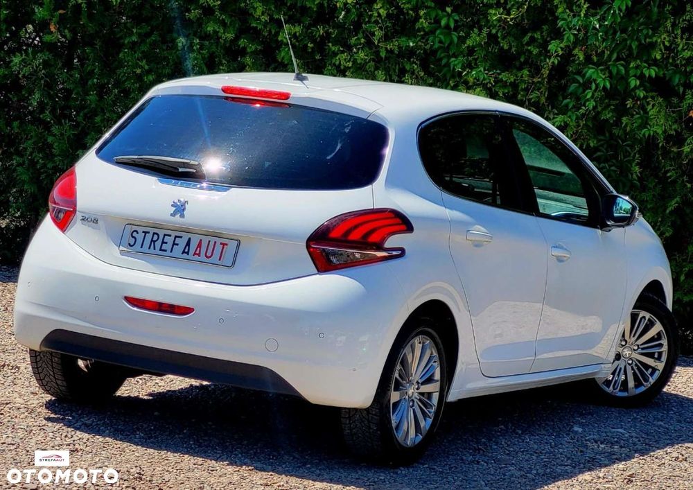 Peugeot 208 - 4
