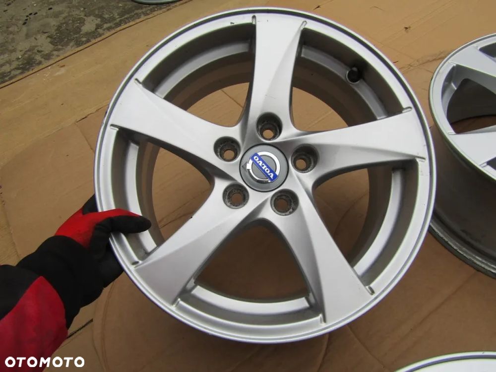 4x Felgi 16 Ford Volvo V60 S60 S80 V70 C30 V40 V50 7j 5x108 ET50 - 15
