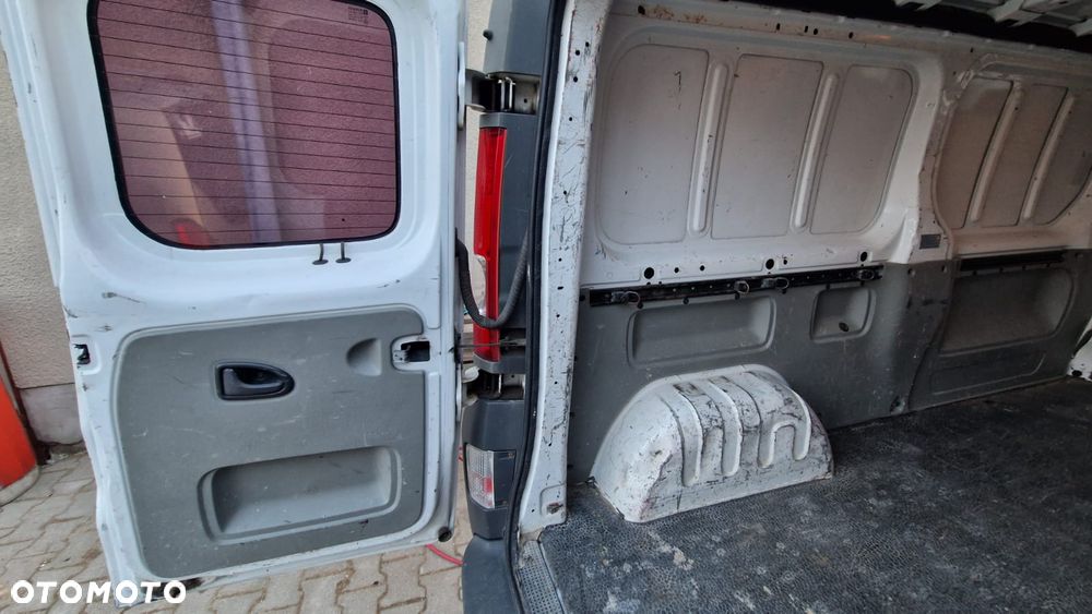 Renault Trafic - 12
