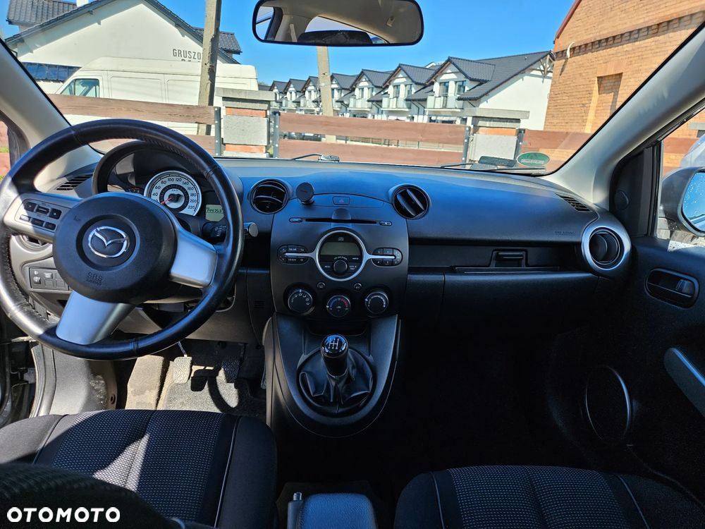 Mazda 2 1.3 Exclusive - 12