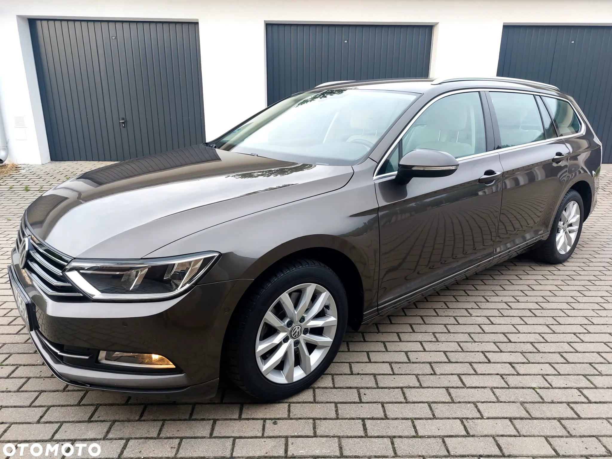 Volkswagen Passat 1.6 TDI BMT Comfortline - 10