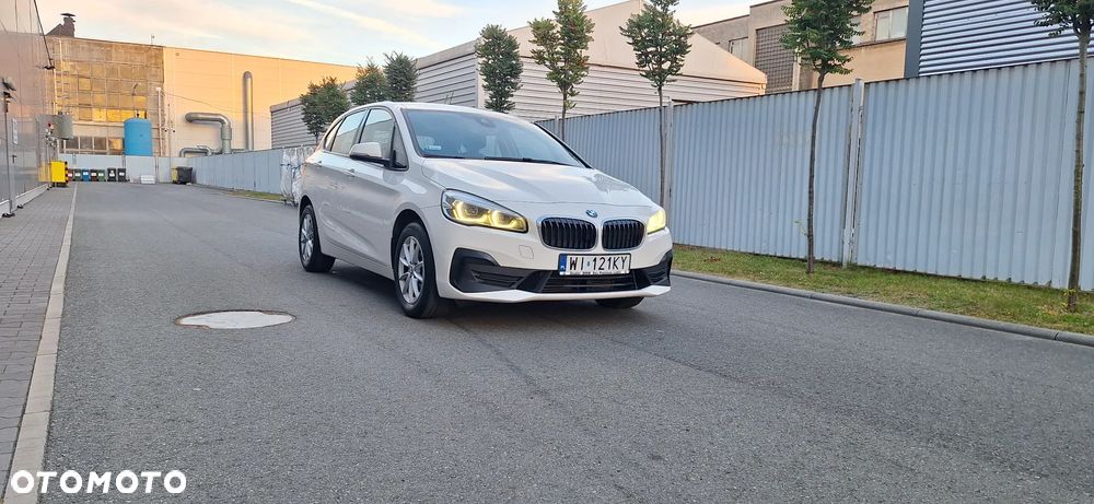 BMW Seria 2 218d - 4