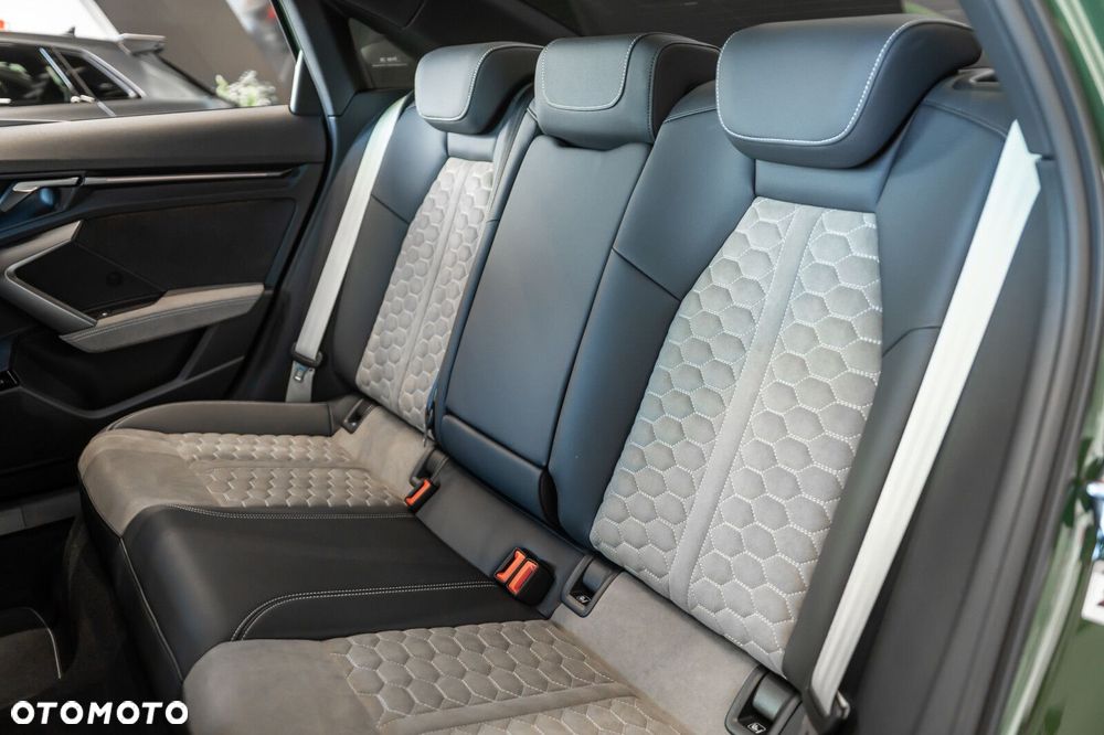 Audi RS3 Limousine - 14