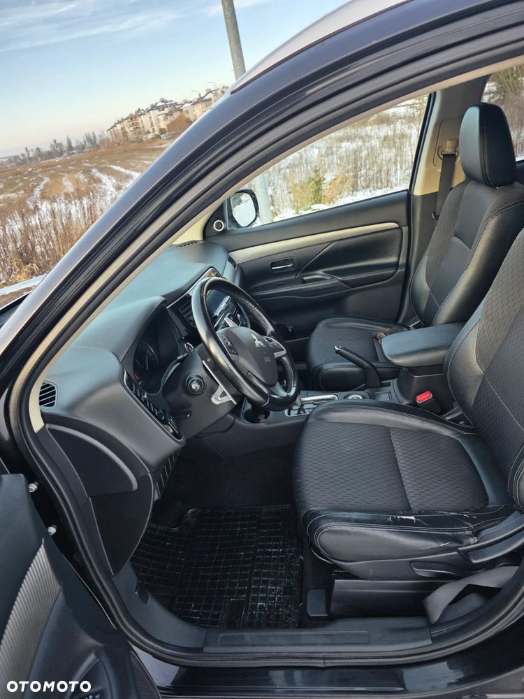 Mitsubishi Outlander 2.2 DID Instyle Navi - 34