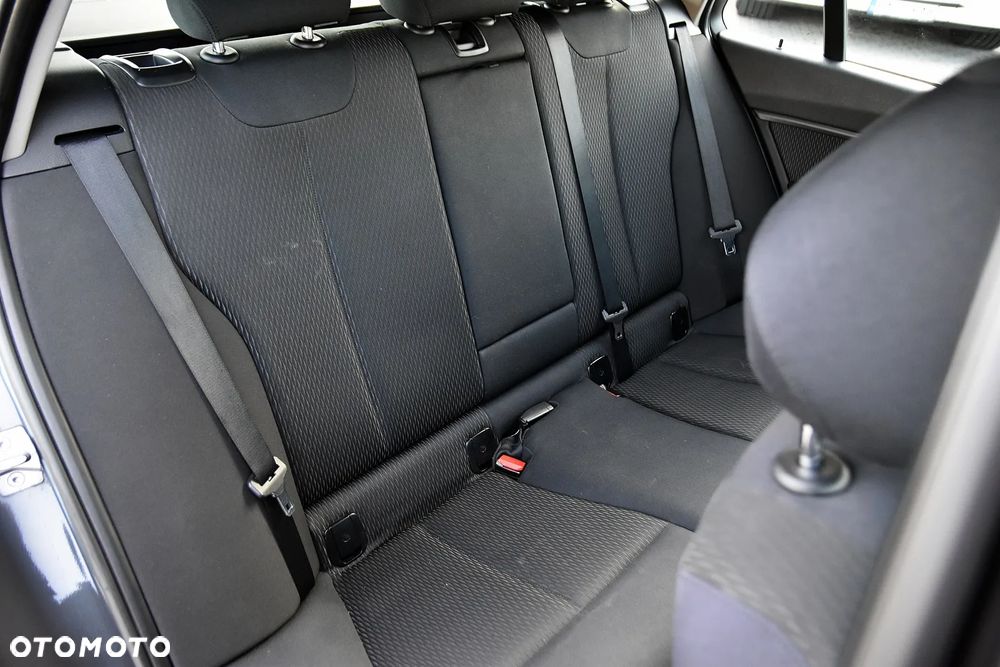 BMW Seria 3 320d - 23