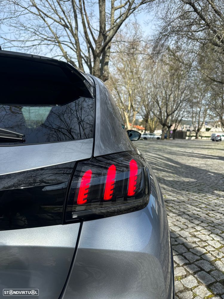 Peugeot e-208 Allure - 10