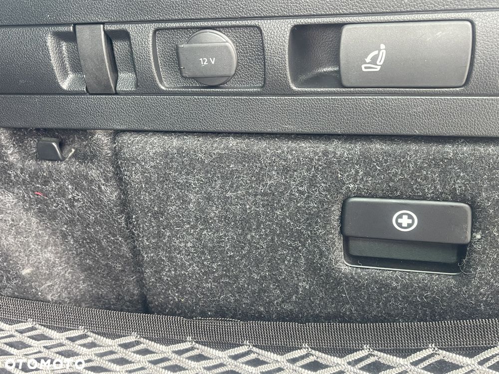 Skoda Superb 2.0 TDI SCR Sportline DSG - 27