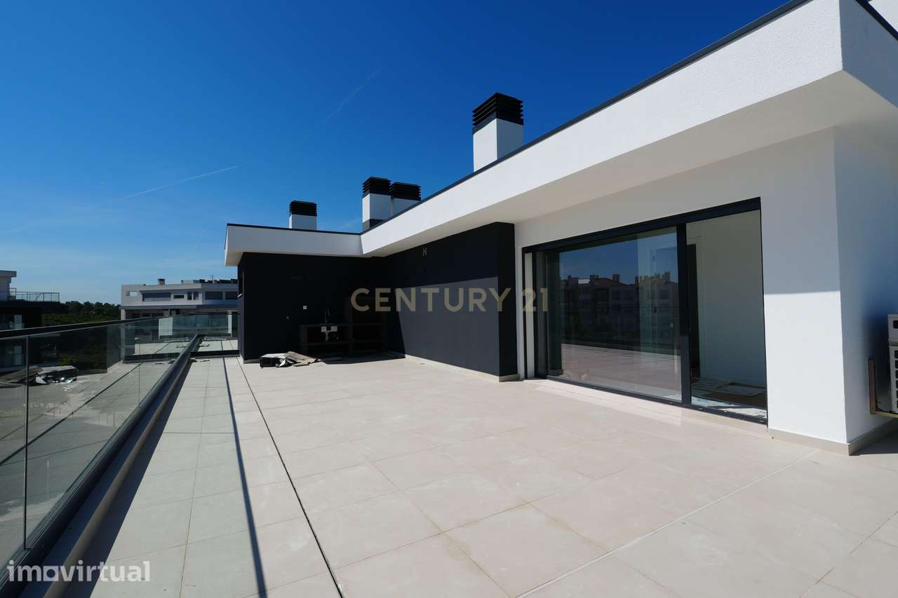 Novo Duplex T2 com Potencial para T3 e Terraço Privativo de 95m² - Grande imagem: 2/61