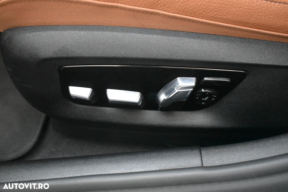 BMW Seria 5 530i xDrive AT MHEV - 15