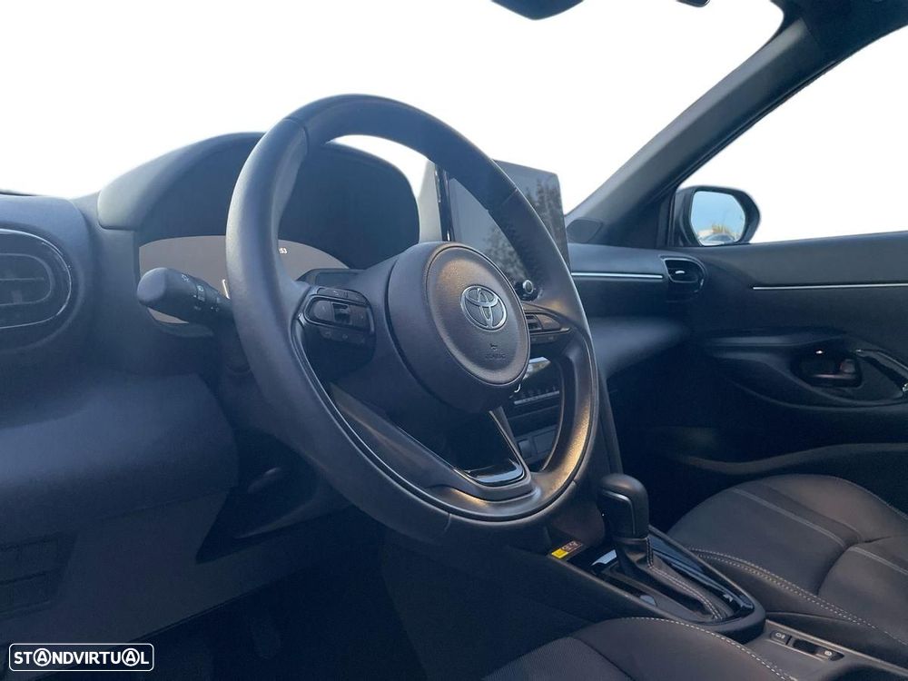 Toyota Yaris Cross - 12