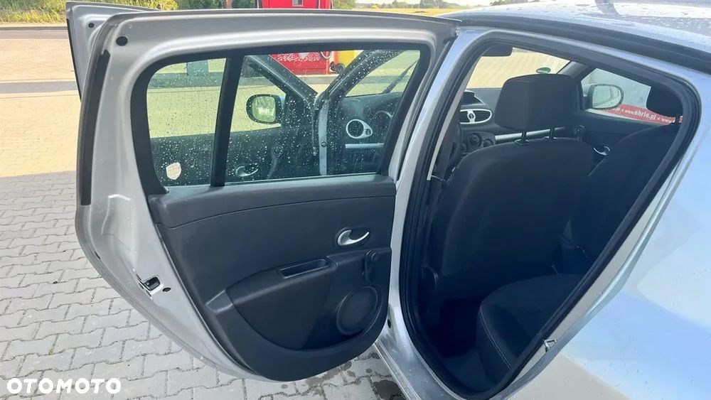 Renault Clio 1.2 TCE Authentique - 9