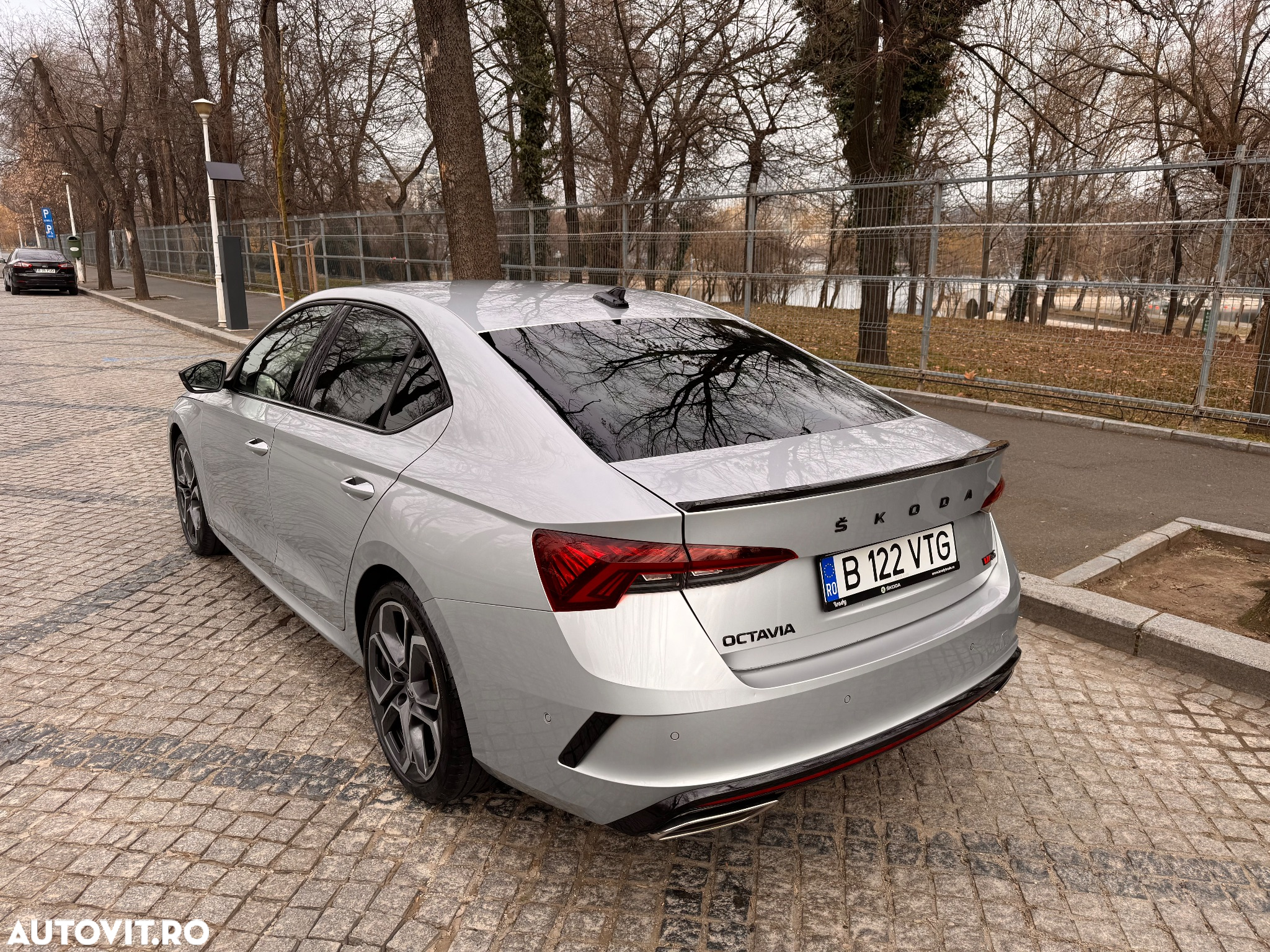 Skoda Octavia 2.0 TSI DSG RS - 7