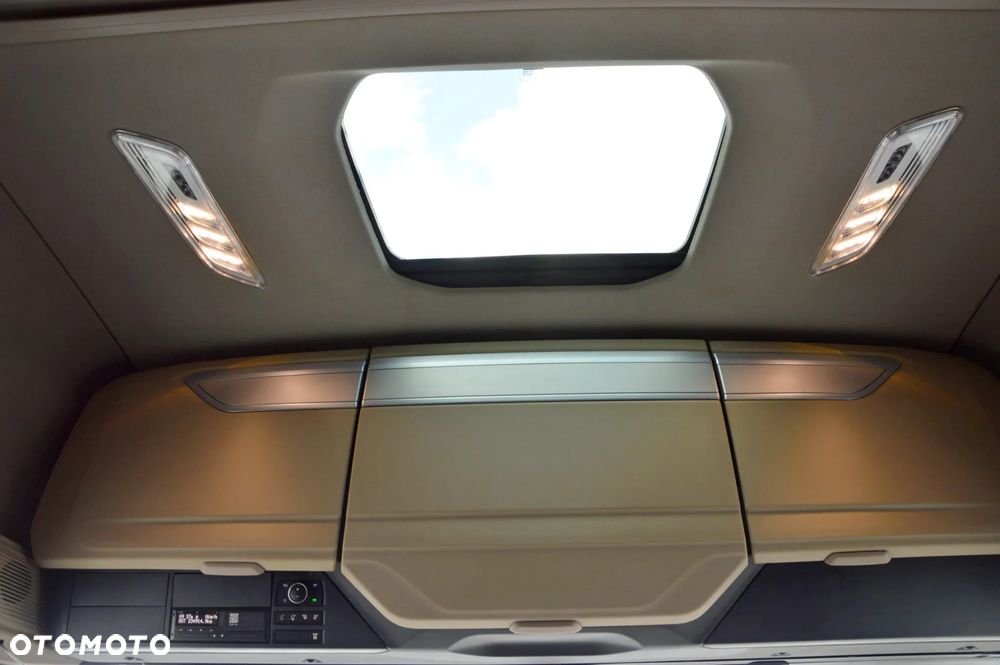 DAF XG+ 530 / ZF INTARDER / SALONKA / KLIMA POST / FULL LED / ALUFELGI / KONTRAKT - 35