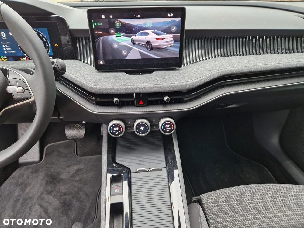 Skoda Superb 2.0 TSI Selection DSG - 17