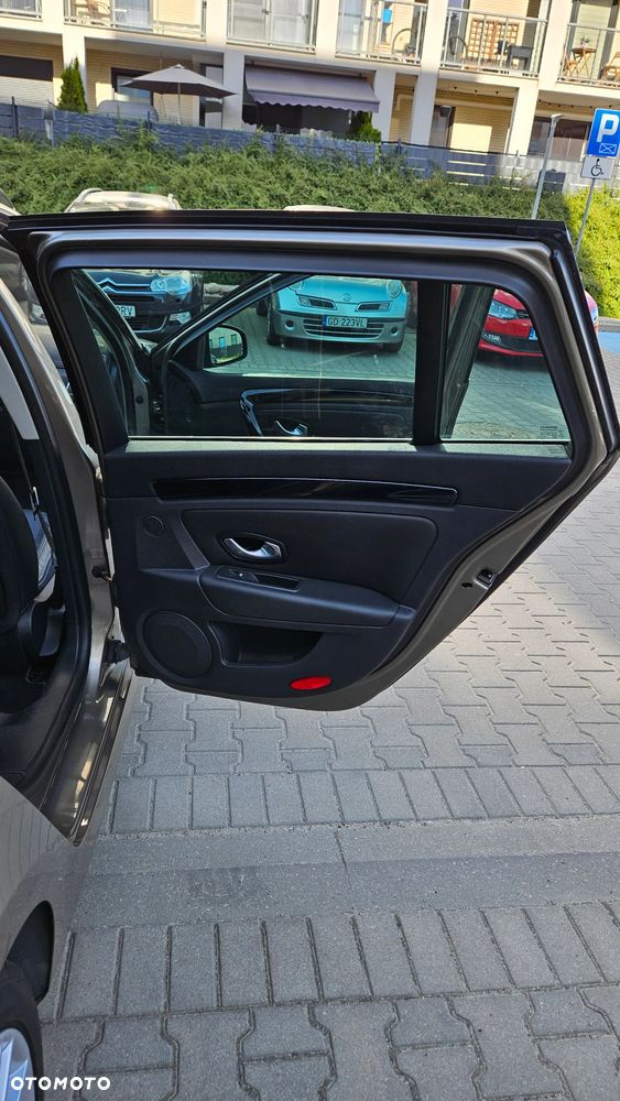 Renault Laguna dCi 175 FAP Initiale - 14