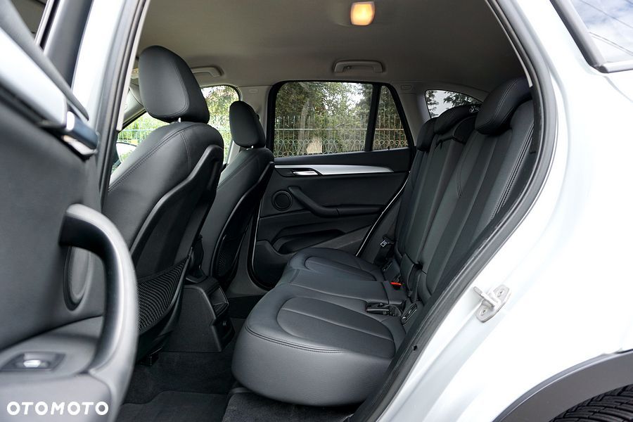 BMW X1 sDrive18d xLine sport - 25