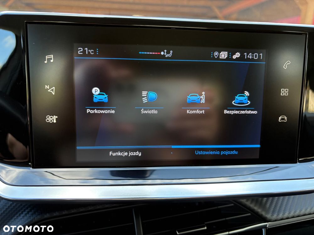 Peugeot 208 - 24