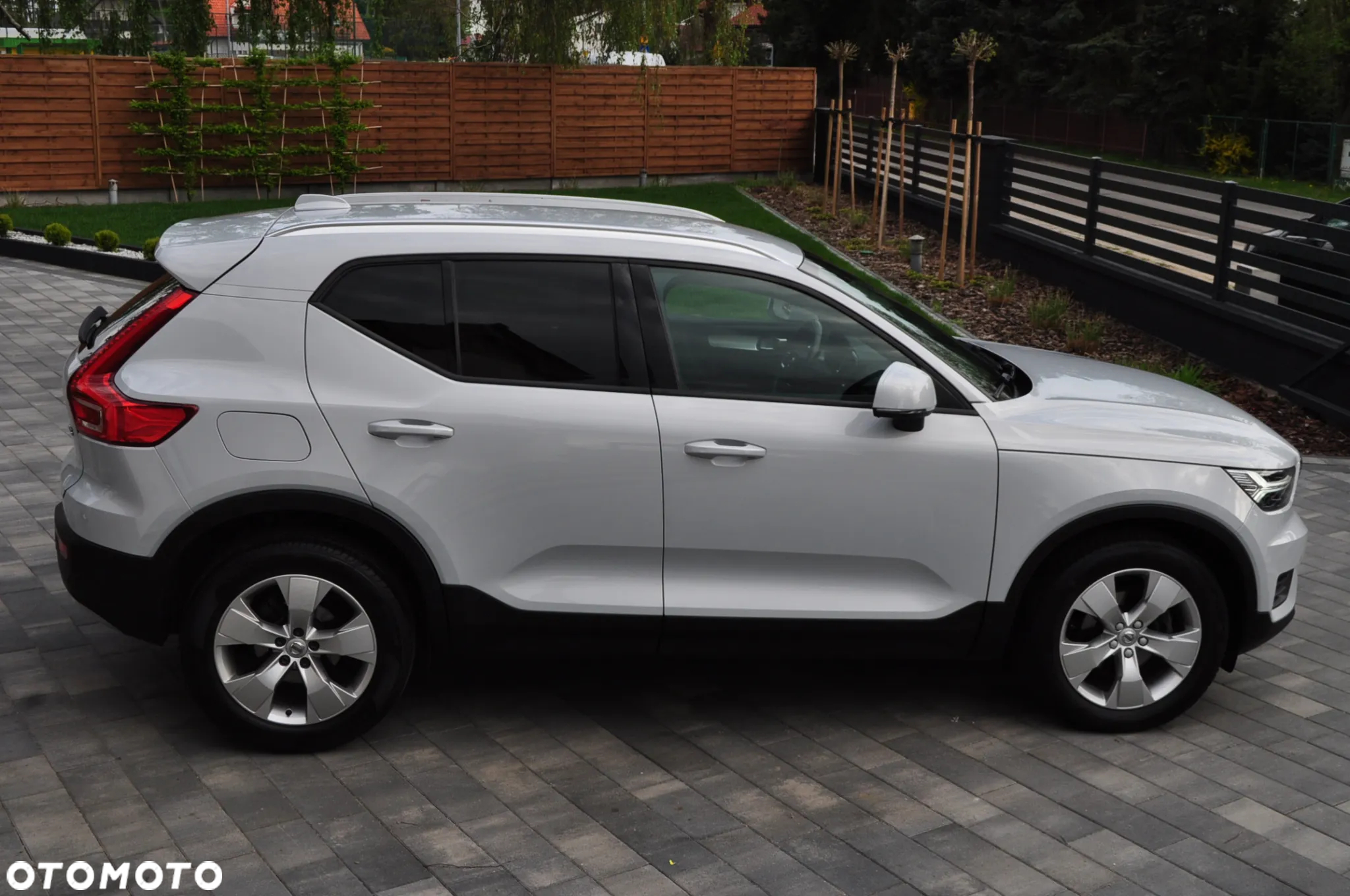 Volvo XC 40 D3 AWD Momentum Pro - 22