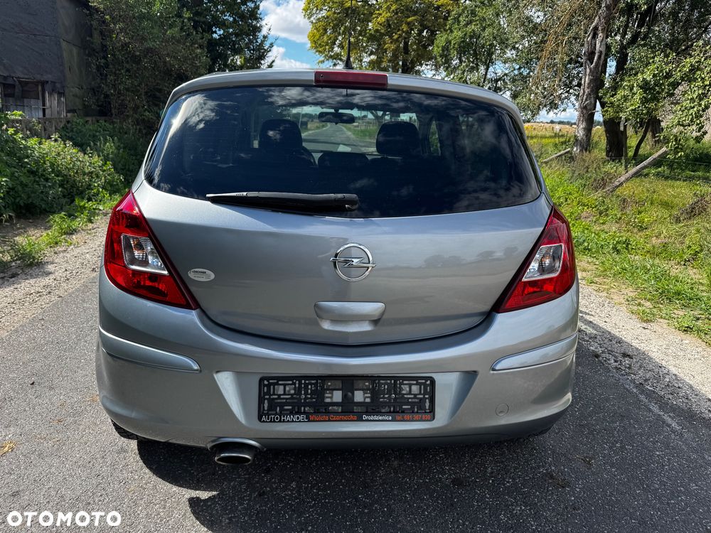 Opel Corsa 1.4 16V 150 Jahre - 8