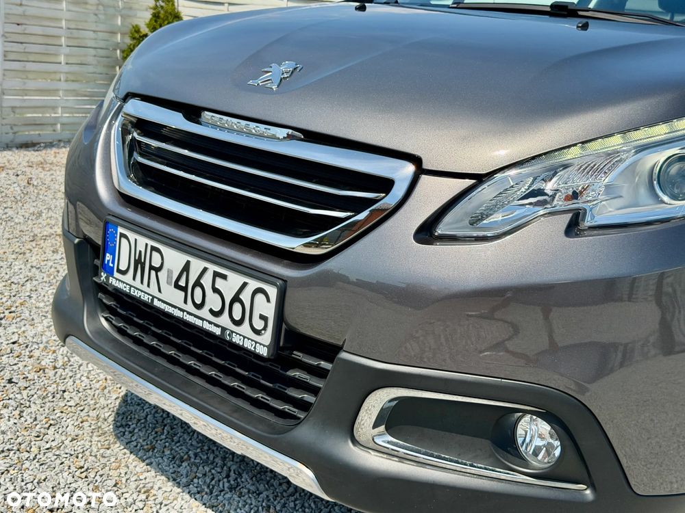 Peugeot 2008 1.2 Pure Tech Style S&S - 19