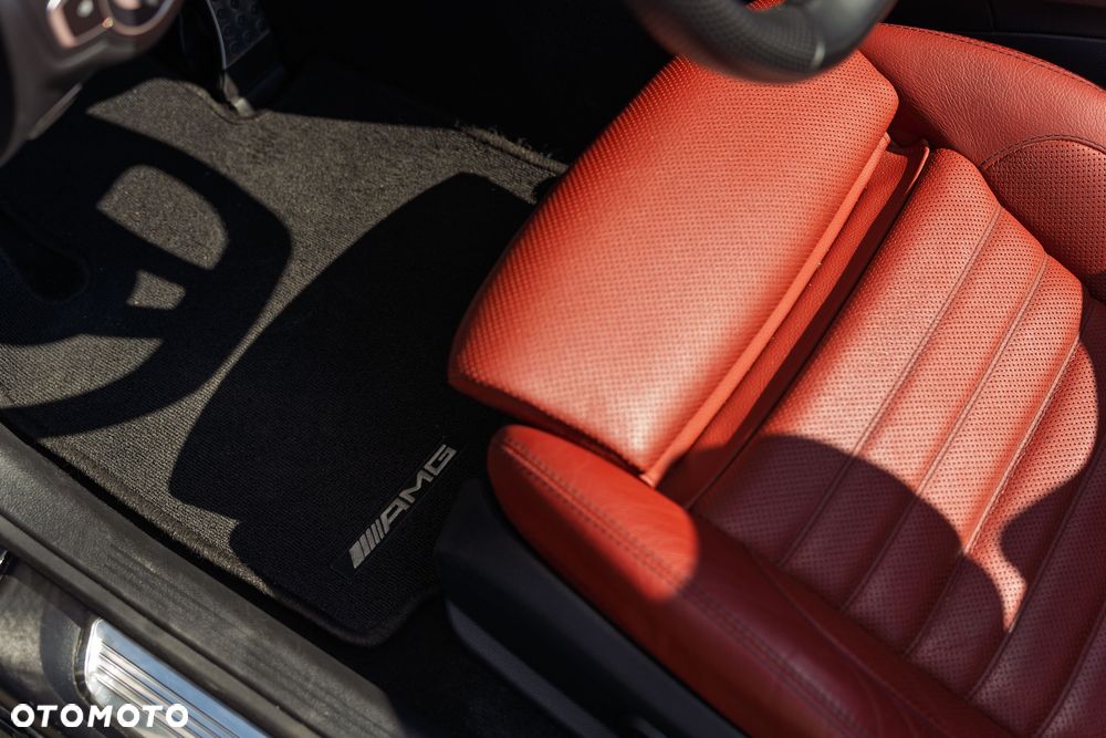 Mercedes-Benz Klasa C 300 9G-TRONIC - 13