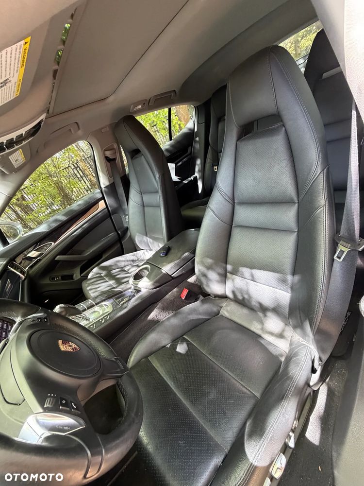 Porsche Panamera PDK - 29