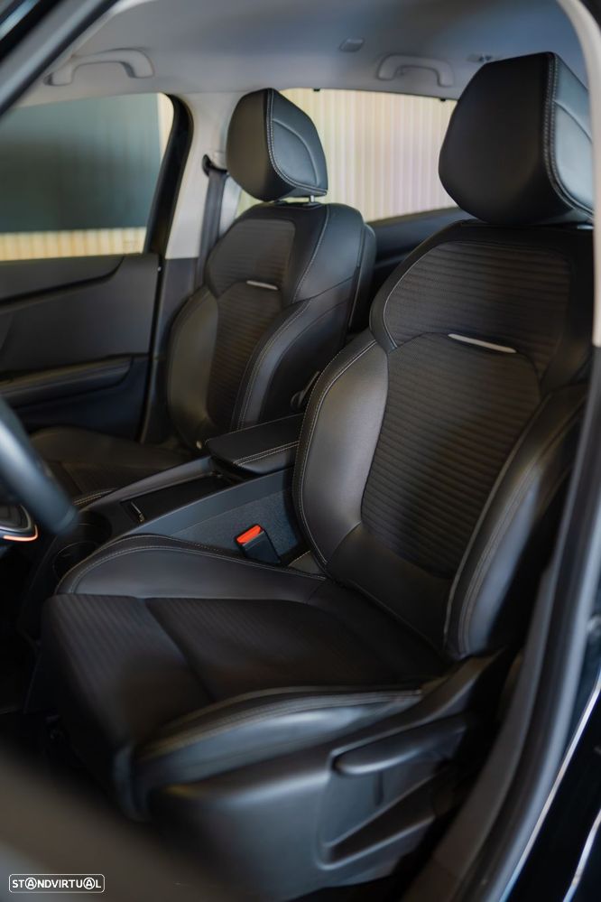 Renault Scénic 1.5 dCi Bose Edition EDC SS - 4