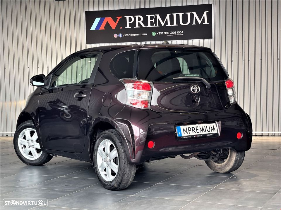 Toyota iQ - 4