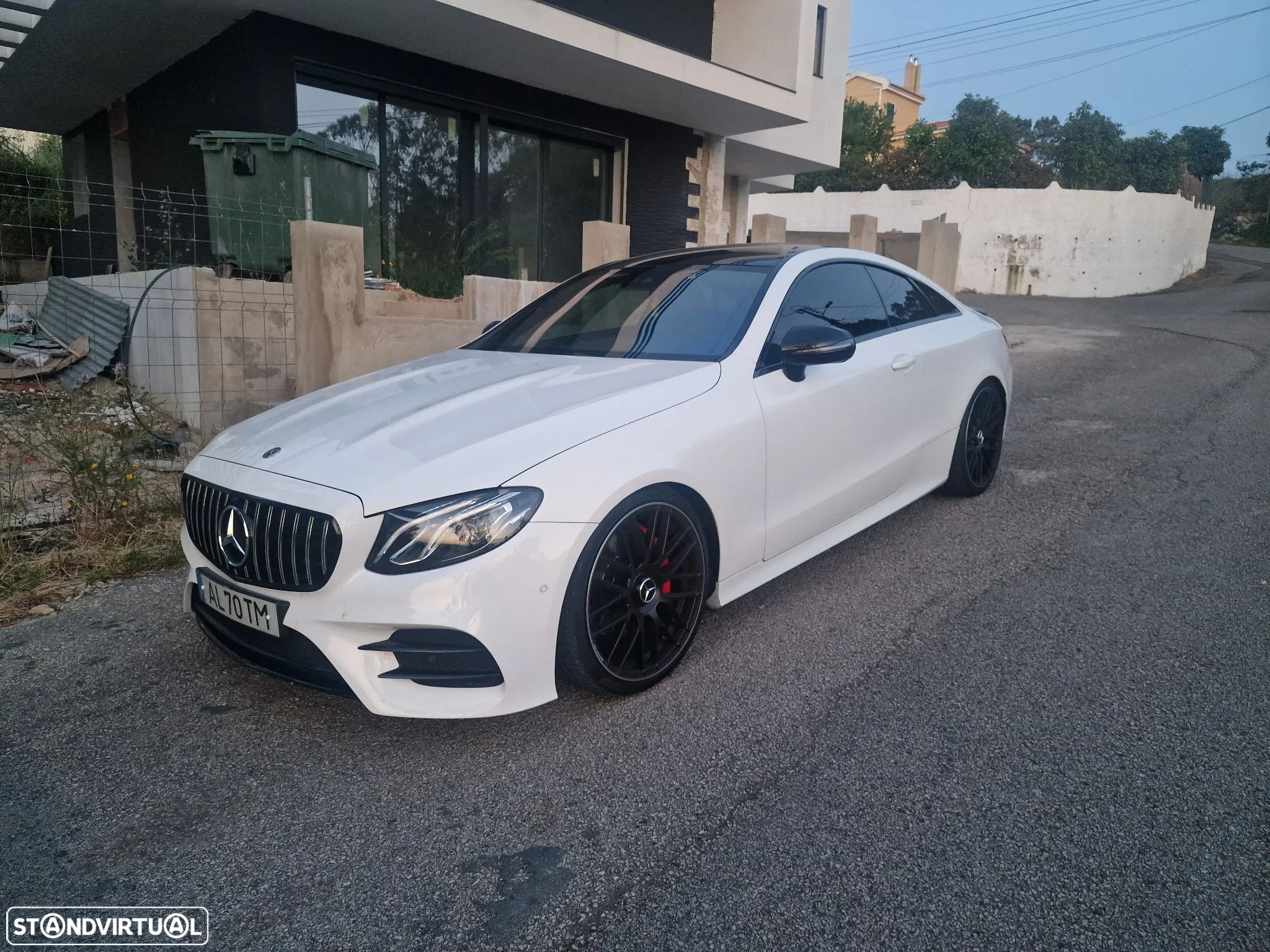 Mercedes-Benz E 220 d Coupe 9G-TRONIC AMG Line - 1