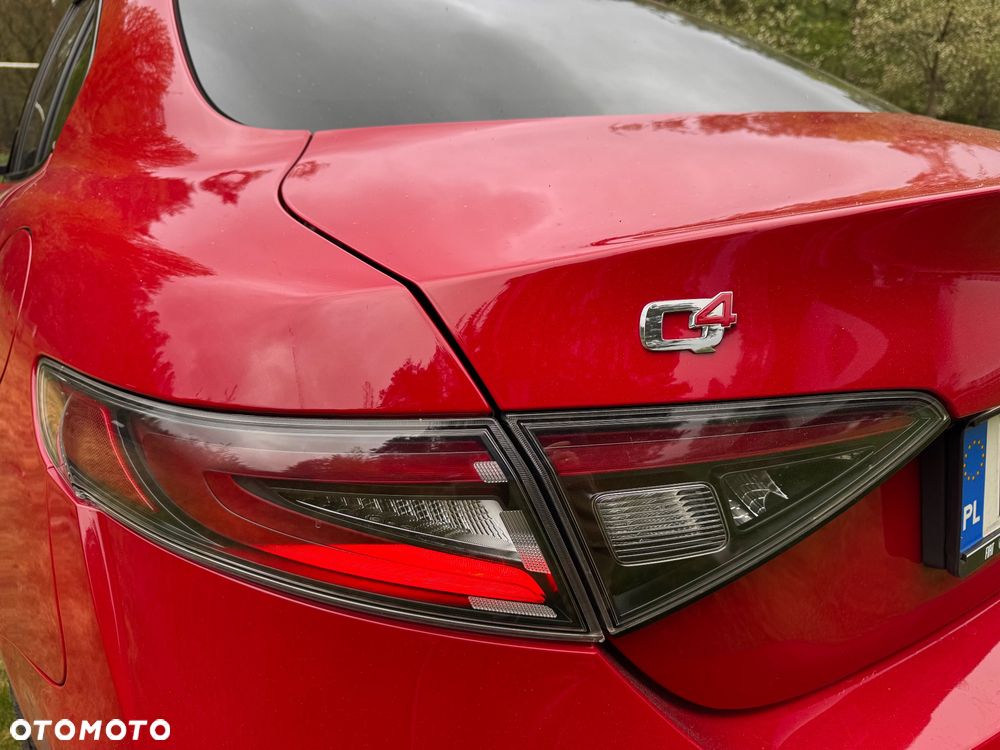 Alfa Romeo Giulia 2.0 Turbo Competizione Q4 - 9
