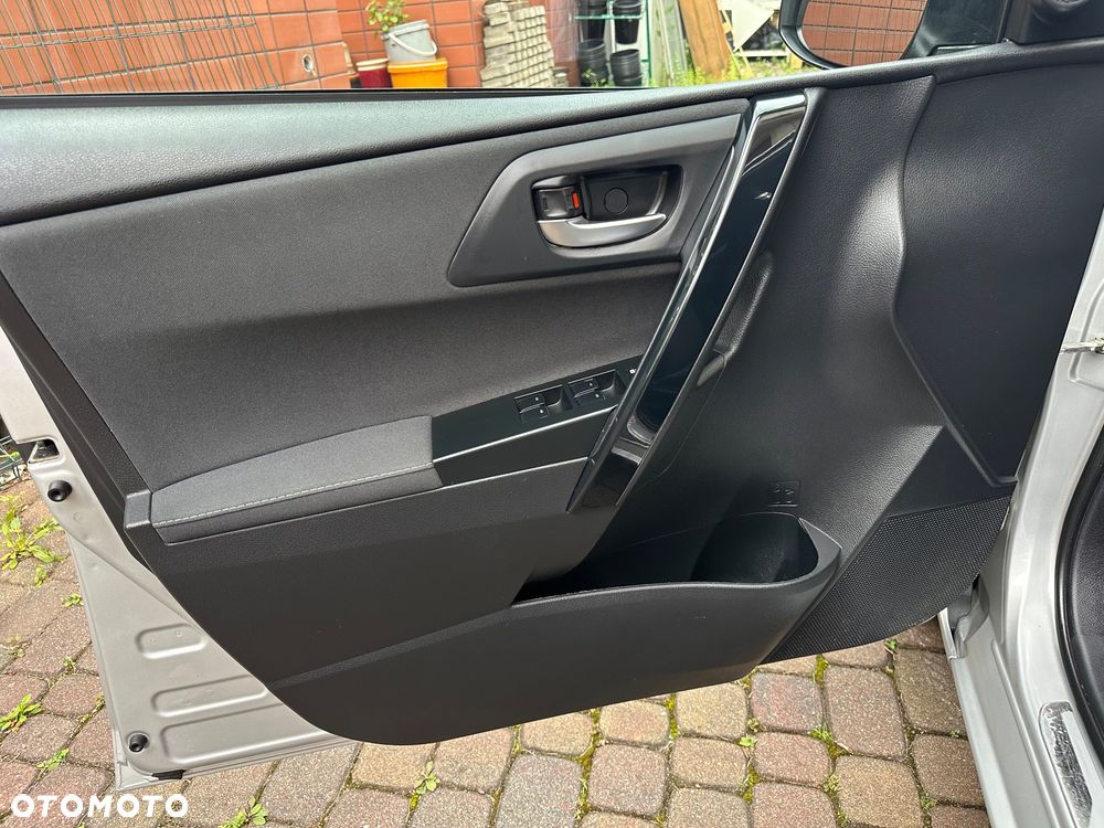 Toyota Auris - 12