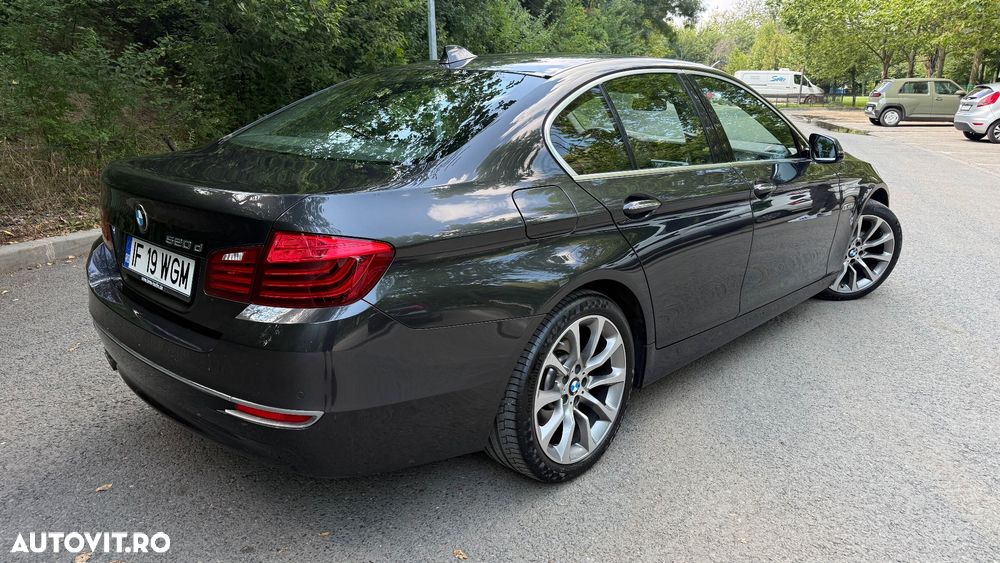 BMW Seria 5 520d Aut. Luxury Line - 14