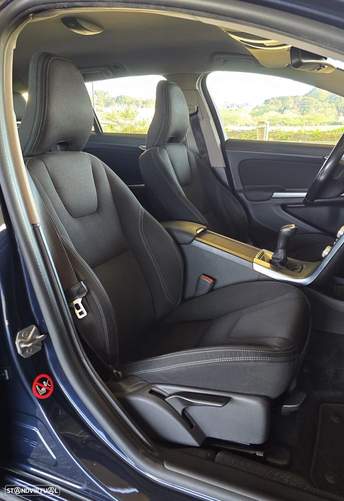 Volvo V60 2.0 D4 Kinetic - 7