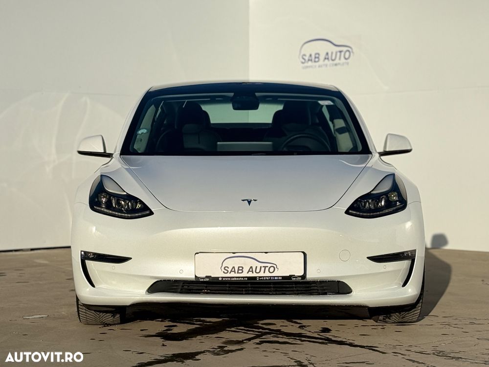Tesla Model 3 - 3