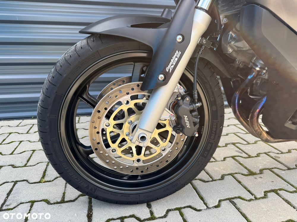 Honda VFR - 18