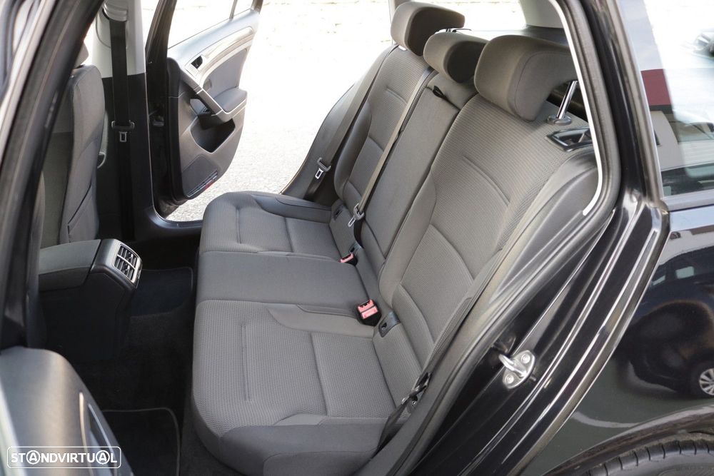 VW Golf Variant 1.6 TDi Confortline - 25