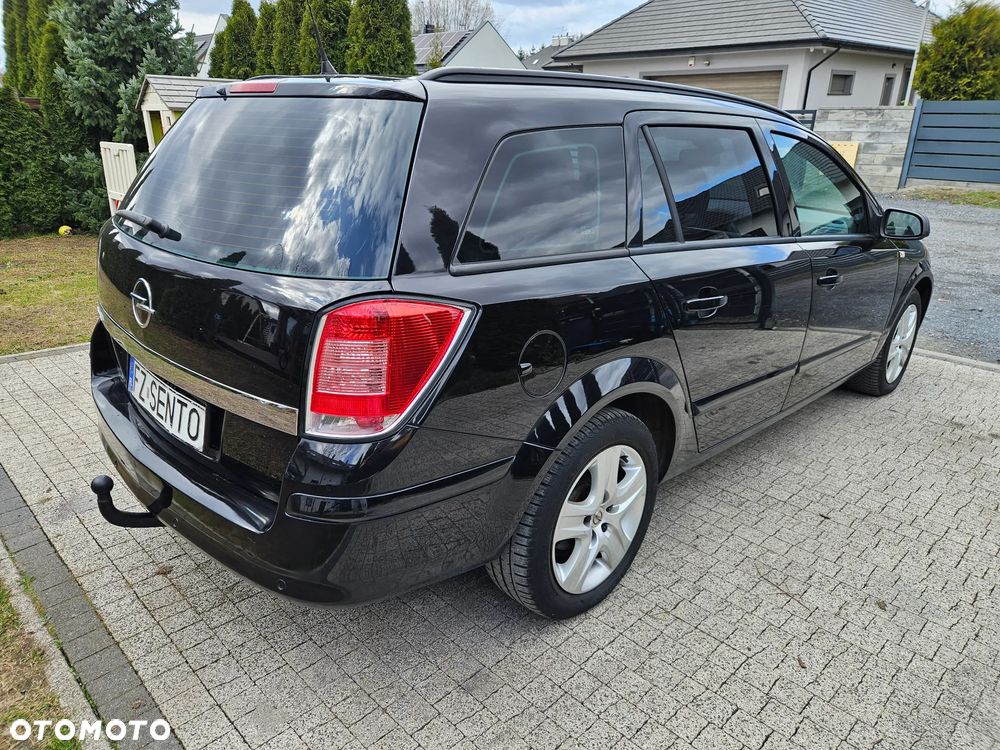 Opel Astra 1.6 Automatik Design Edition - 4