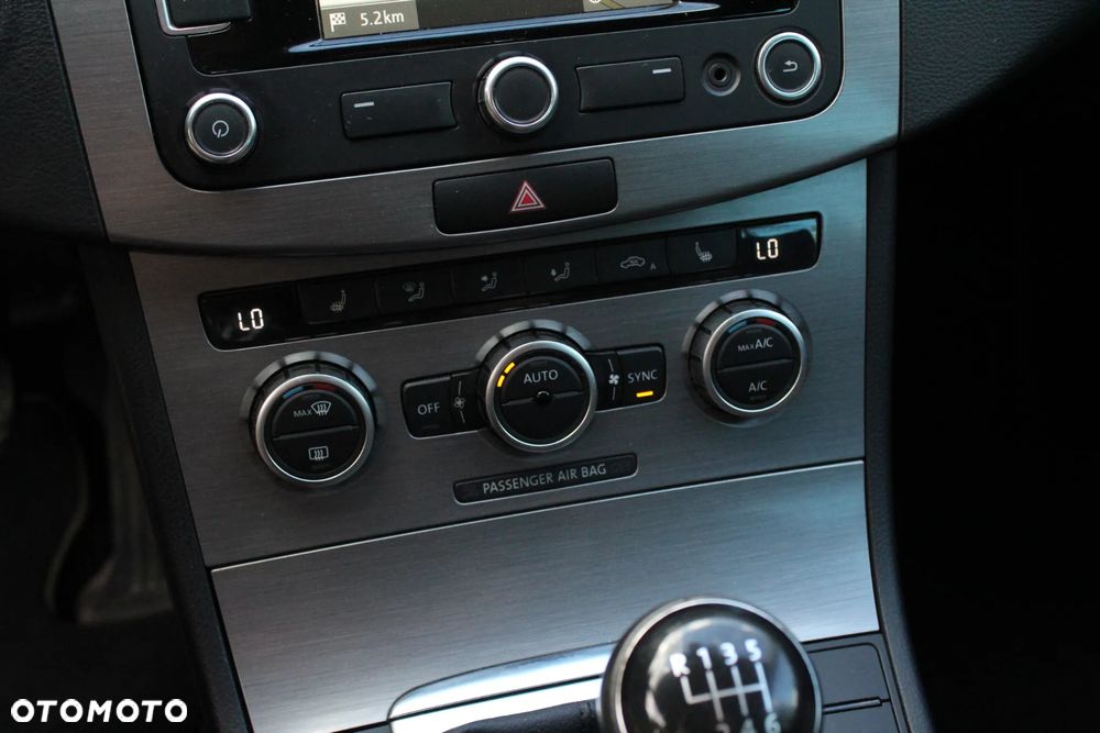 Volkswagen Passat - 17