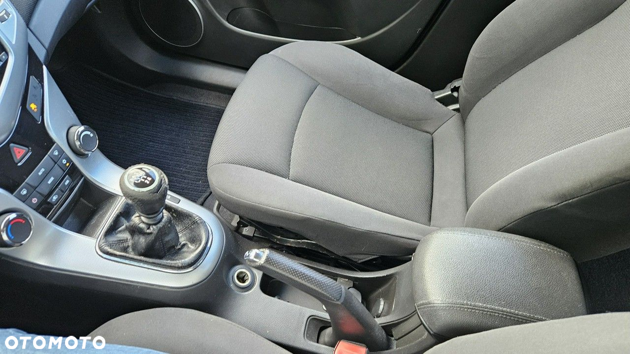 Chevrolet Cruze 1.8 LT - 28
