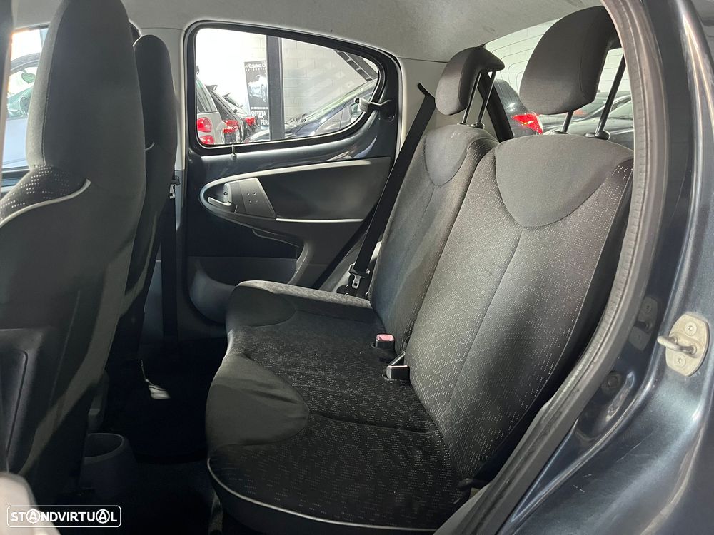 Peugeot 107 1.0 Trendy - 13